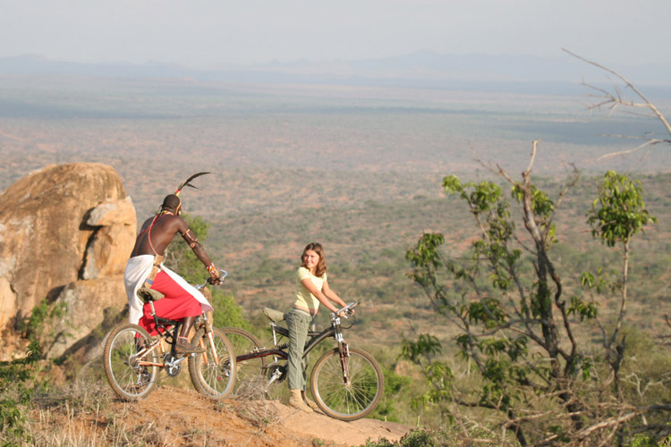 <a href= 'https://www.reves-afrique.ch/safari-kenya' target='_blank' class='white'>Kenya</a>, août 2025